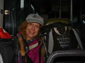 wgc-rimster-2012 day1-1  Kathleen and friend on Kaibab Express bus.jpg (190430 bytes)